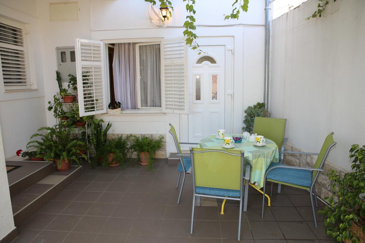 Apartment Lambasa Vodice Eksteriør bilde